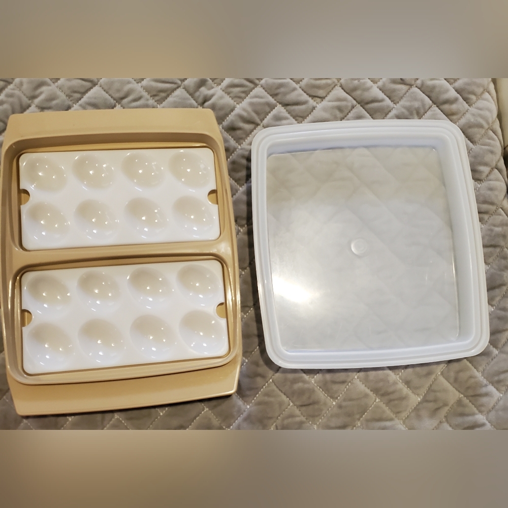 Vintage Tupperware Deviled Egg Keeper Carrier Tray Container 723-3